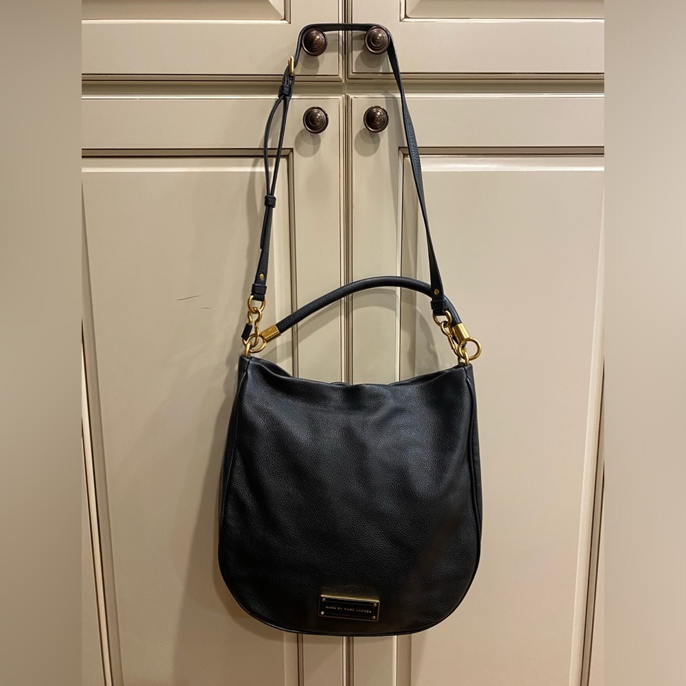 Marc by Marc Jacobs.. handbag/shoulder bag/crossbody black leather bag